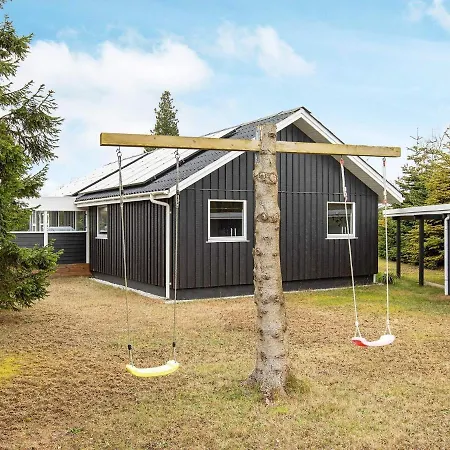 Holiday Vaeggerlose Lxxiv Casa vacanze Bøtø By